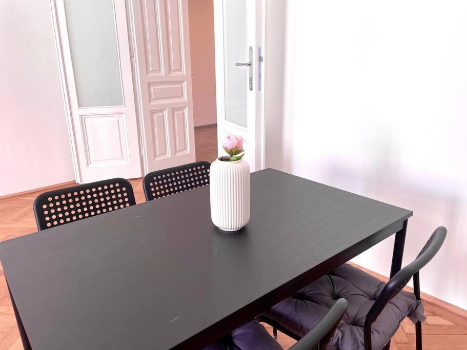 Brand New Spacious & Stylish Aptmt In City-Centre Wien Exterior foto