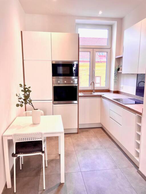 Brand New Spacious & Stylish Aptmt In City-Centre Wien Exterior foto